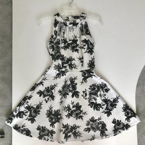 Trixxi Black & White Floral Print Flare Dress